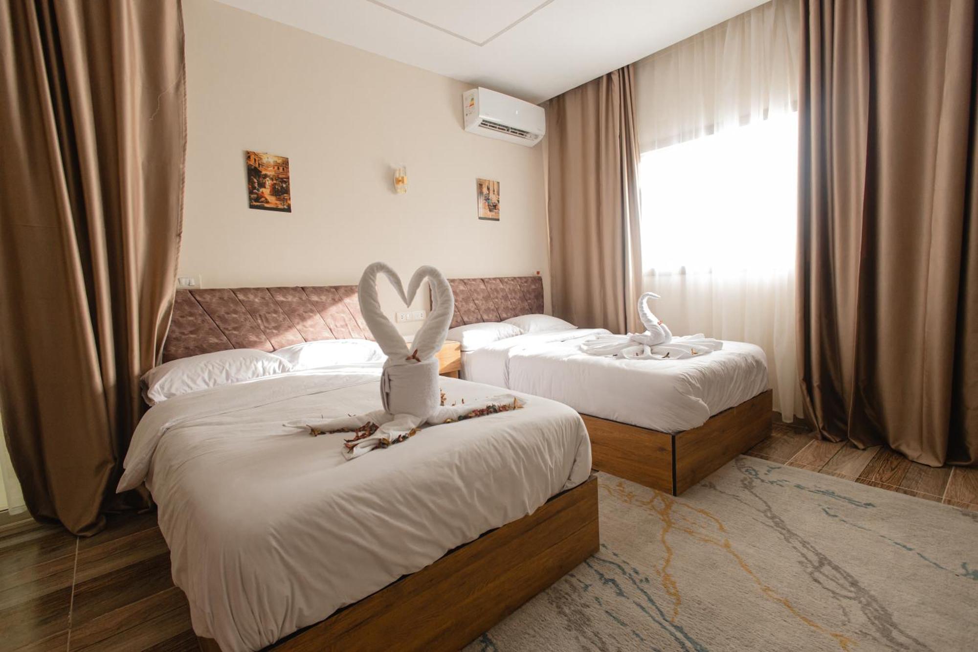 The View Pyramids Hotel Kafret el-Gabal Exterior photo